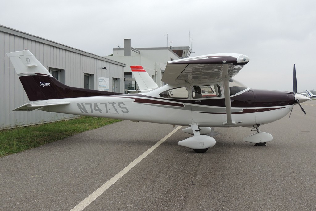 Cessna 182 - N747TS