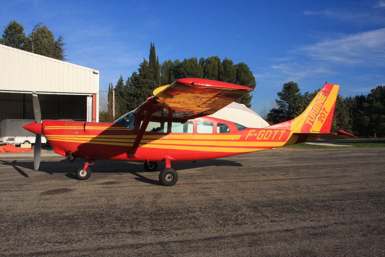 Cessna 207 - F-GOTT