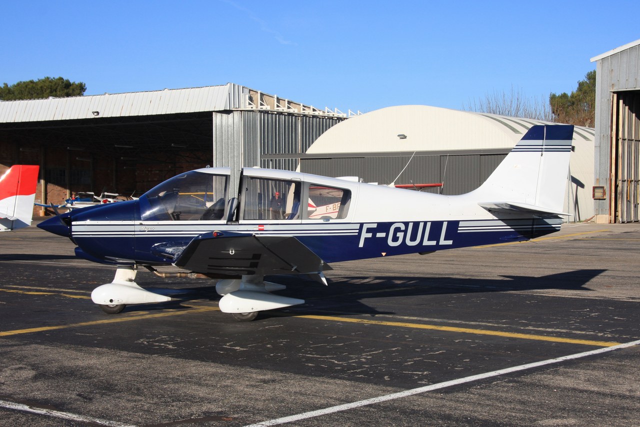 Robin DR 400-180 - F-GULL