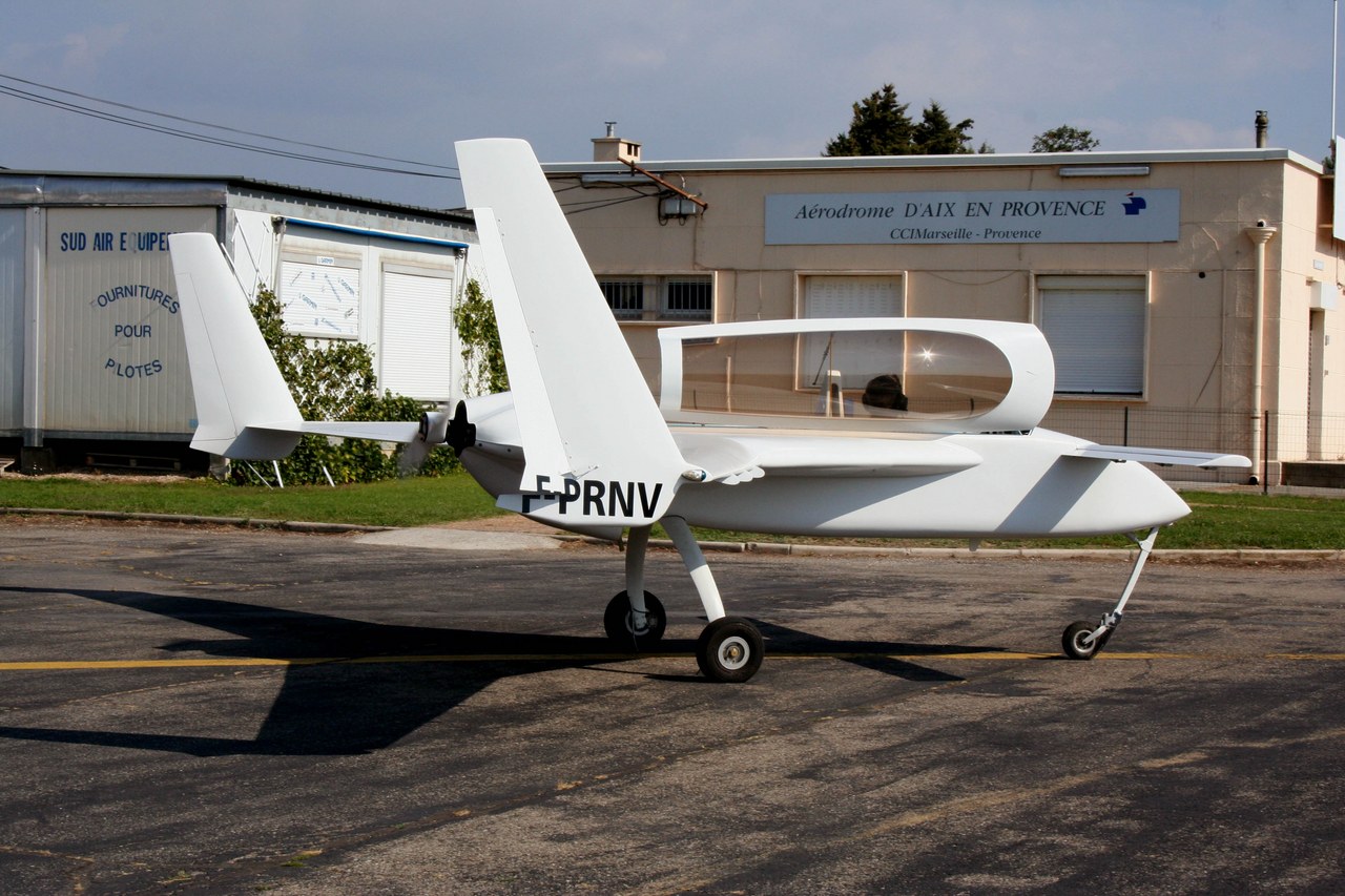 Rutan Long EZ - F-PRNV