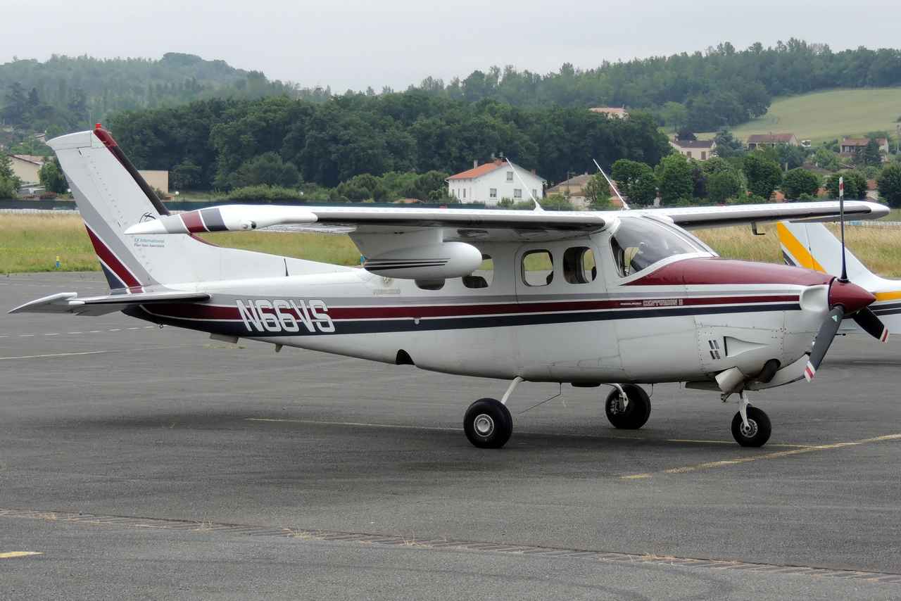 Cessna 210 - N66VS