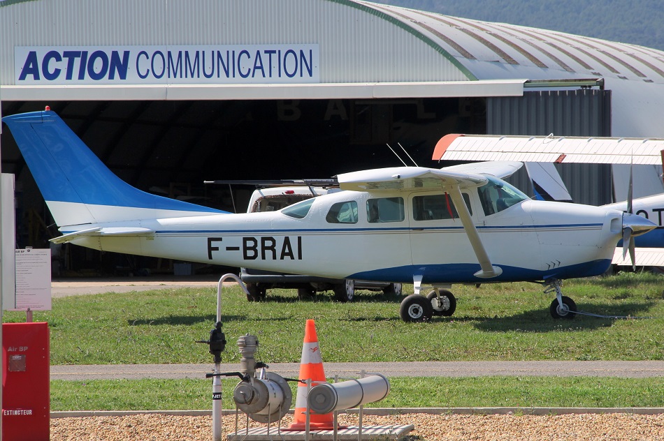 Cessna 206 - F-BRAI