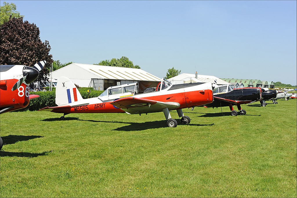 De Havilland Canada DHC-1 Chipmunk - G-PVET