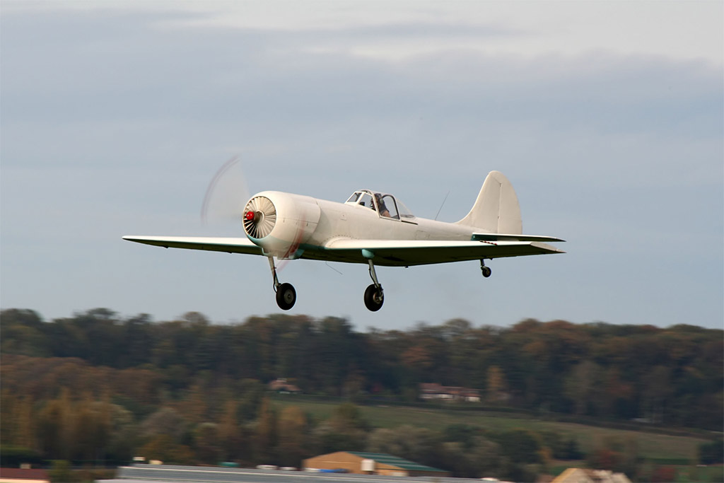 Yakovlev Yak-50 - F-AZZA