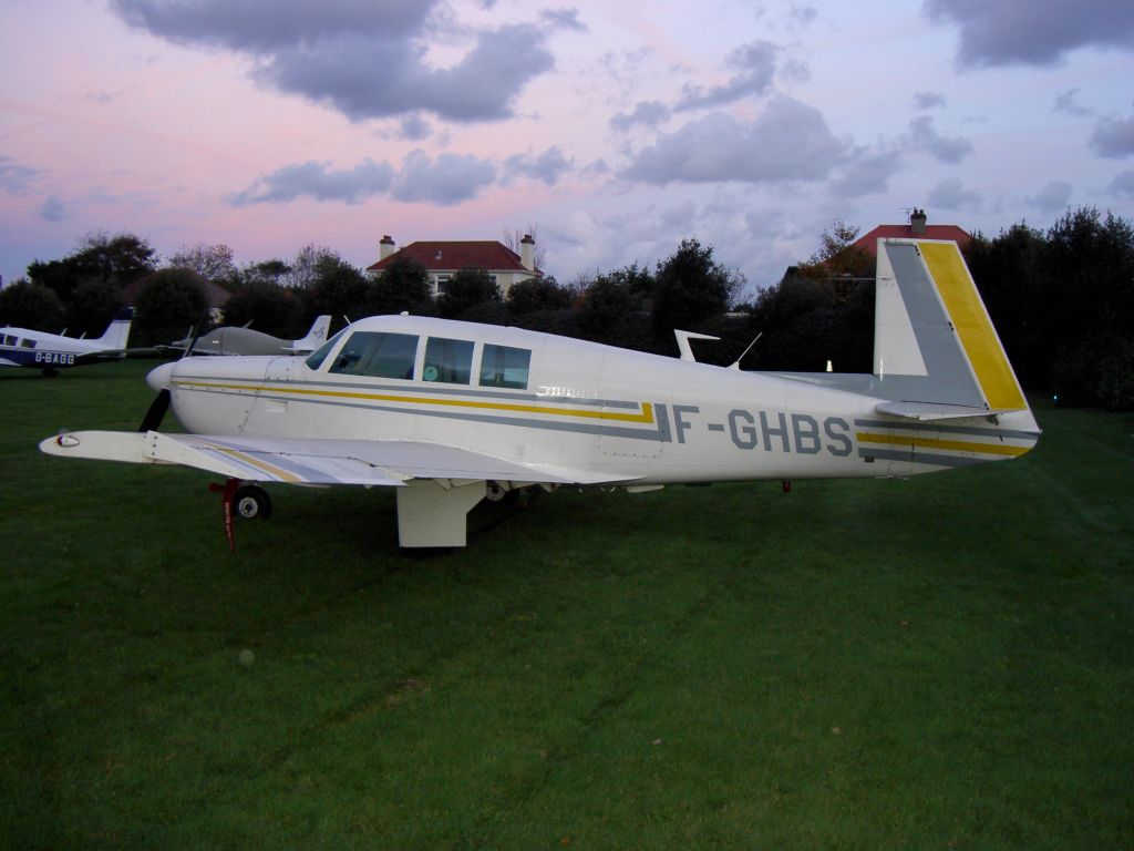 Mooney M 20 F Executive - F-GHBS