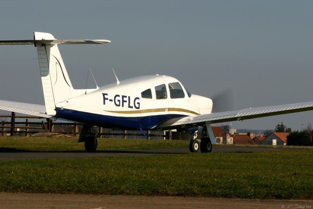 Piper PA-28 RT-201 Arrow - F-GFLG