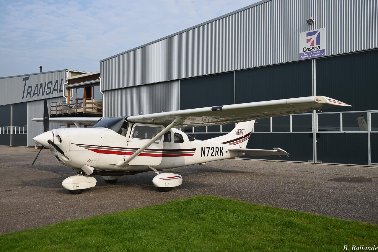 Cessna 206 - N72RK