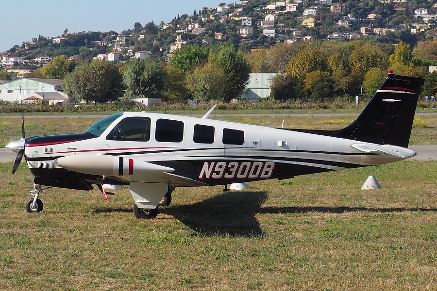 Beech 36 Bonanza - N930DB