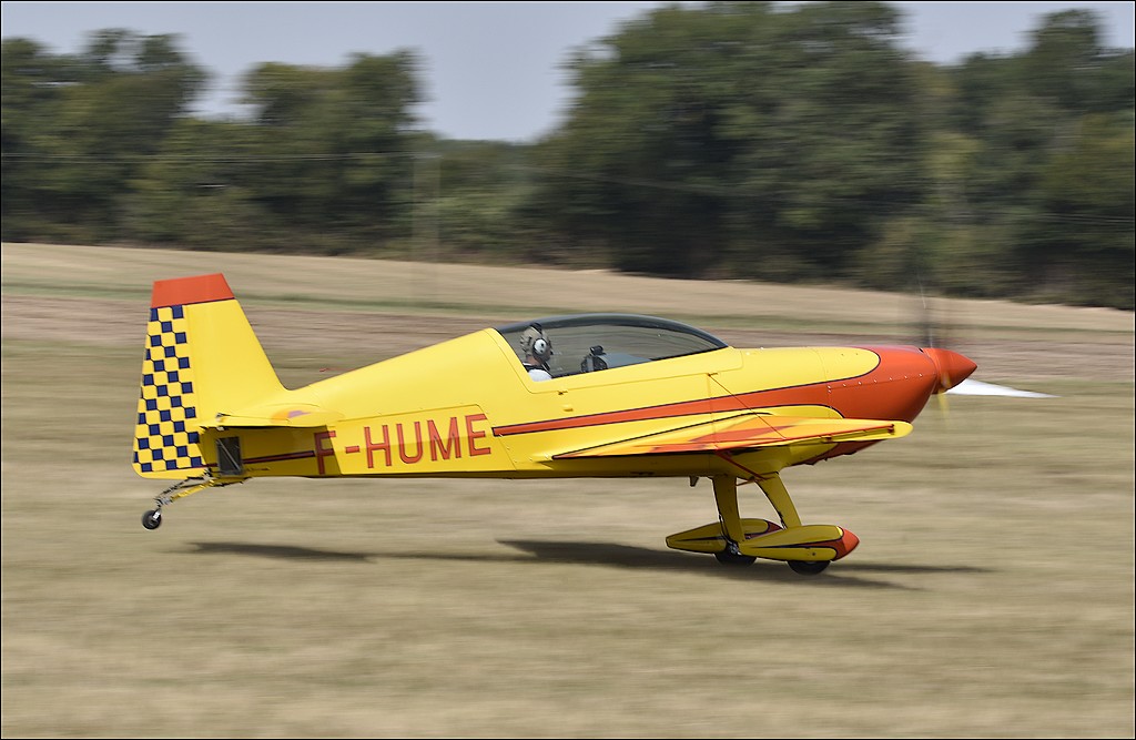 Extra 200 - F-HUME