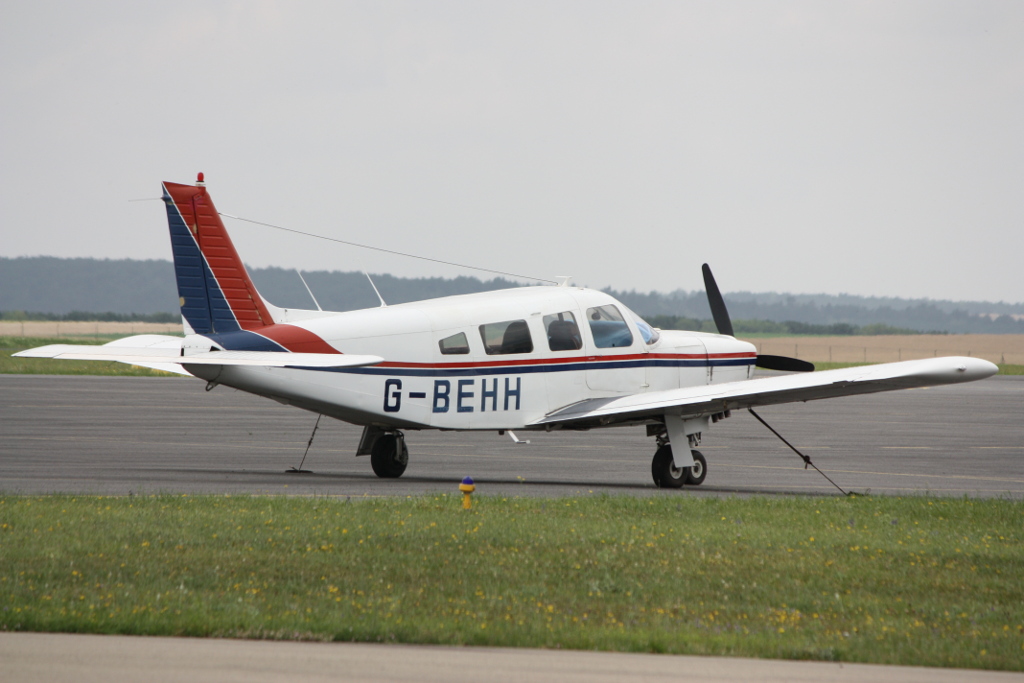 Piper PA-32 Cherokee - G-BEHH