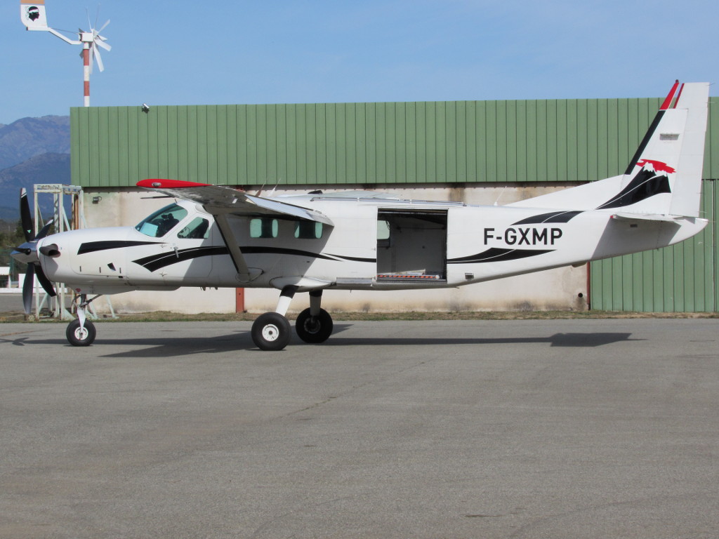 Cessna 208B Grand Caravan - F-GXMP