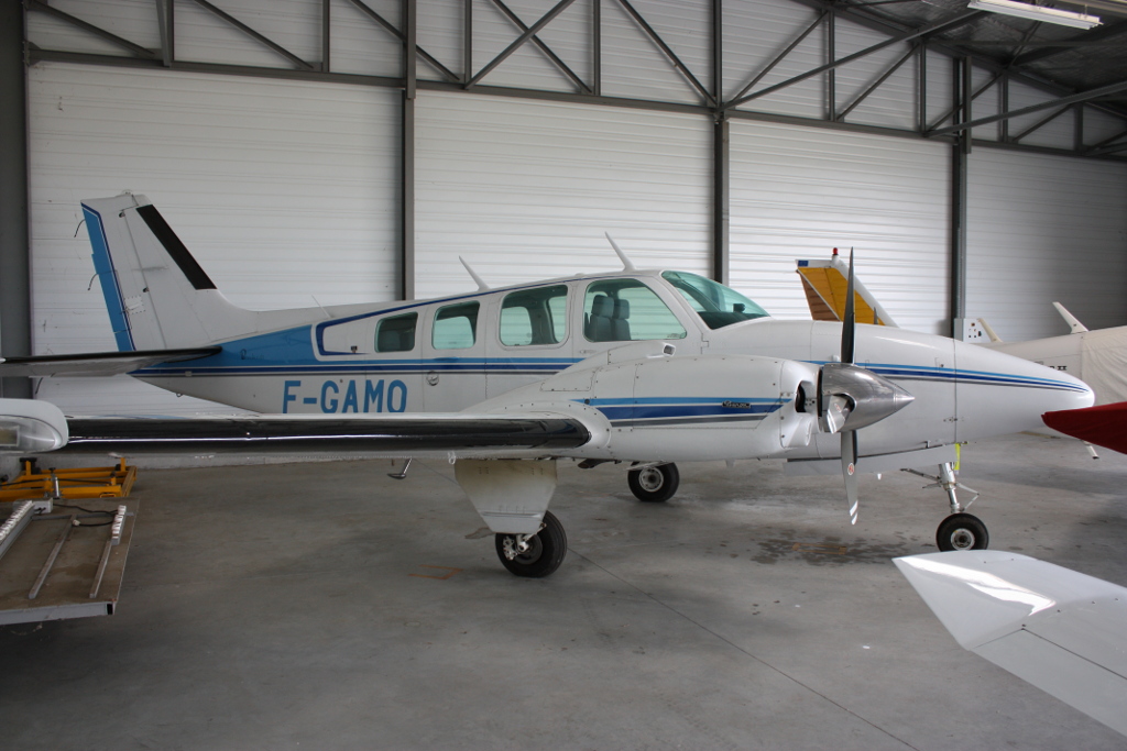 Beech 58 Baron - F-GAMO