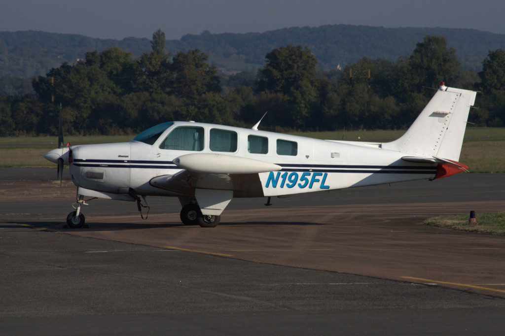 Beech 36 Bonanza - N195FL