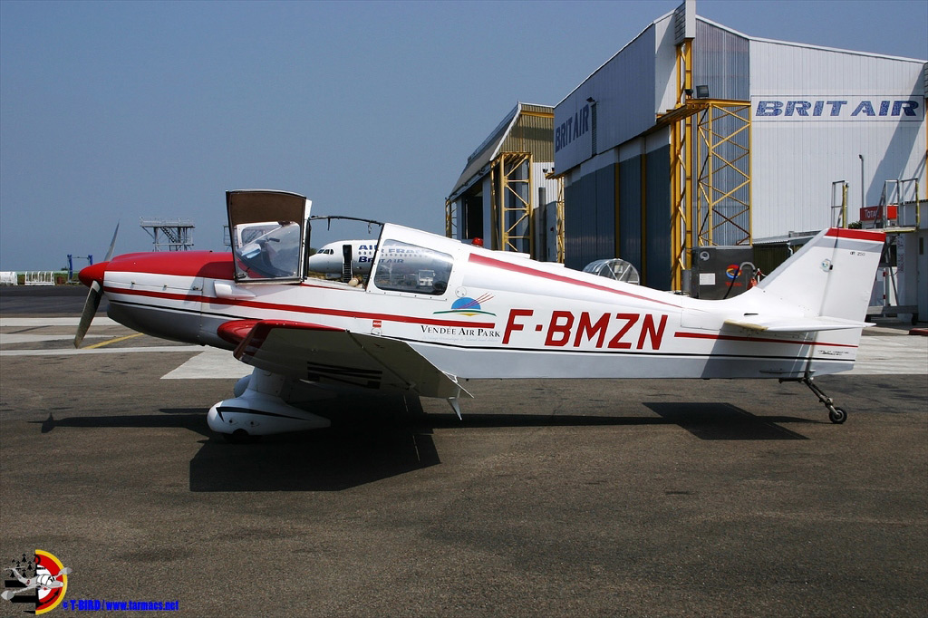 Jodel DR 250-160 - F-BMZN