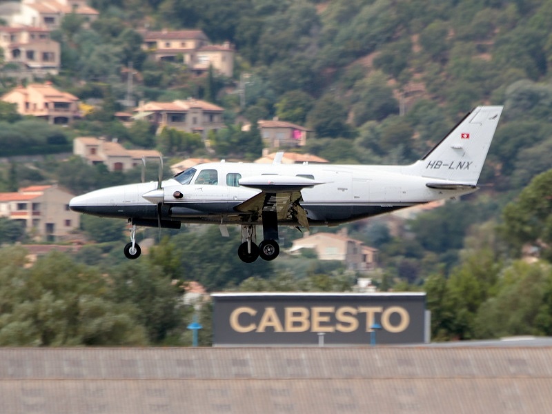 Piper PA-31 T Cheyenne II - HB-LNX