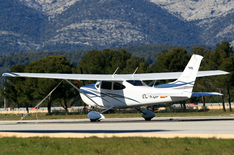 Cessna 182 - EC-KOP