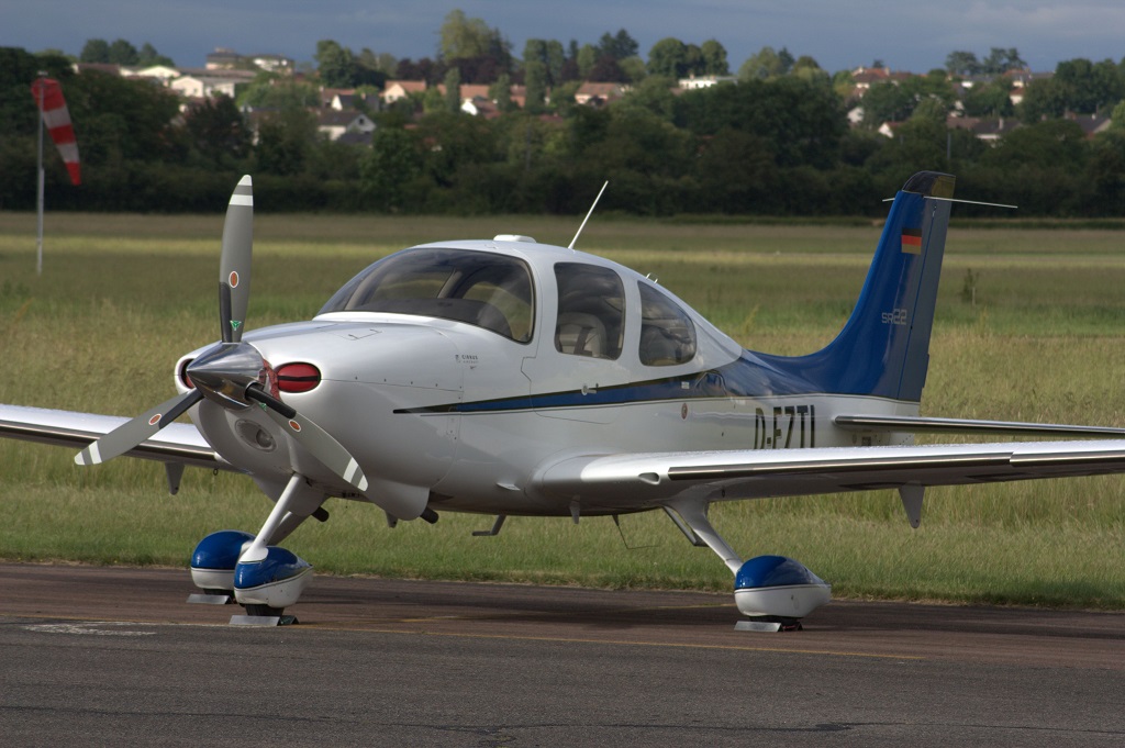 Cirrus SR22 - D-EZTL