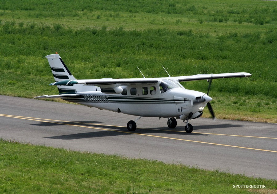 Cessna 210 - N888HG