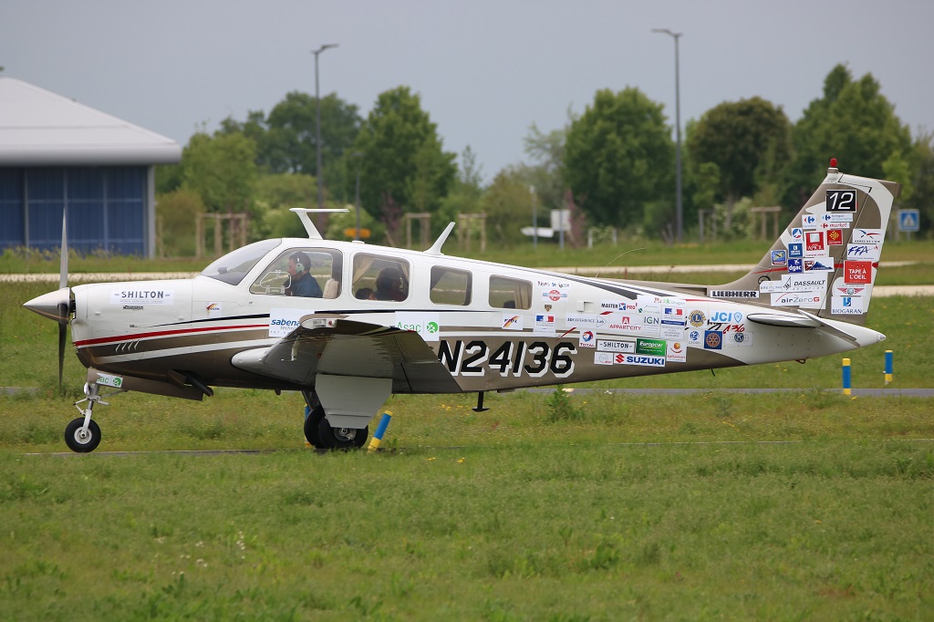 Beech 36 Bonanza - N24136