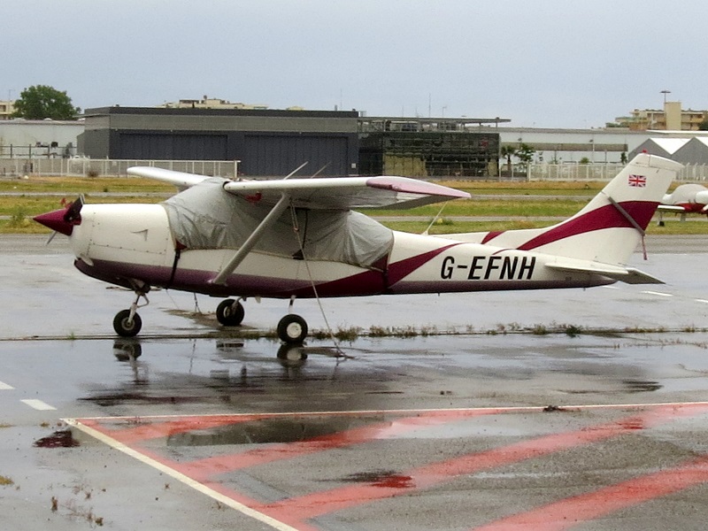 Cessna 182 RG - G-EFNH