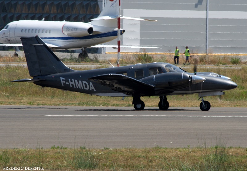 Piper PA-34-220 T Seneca - F-HMDA