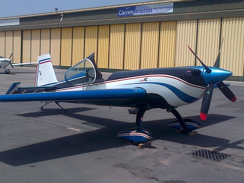 Extra 330 - F-HDBV