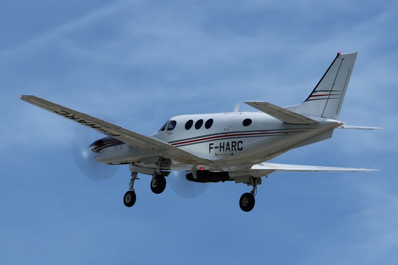Beech 90 King Air - F-HARC