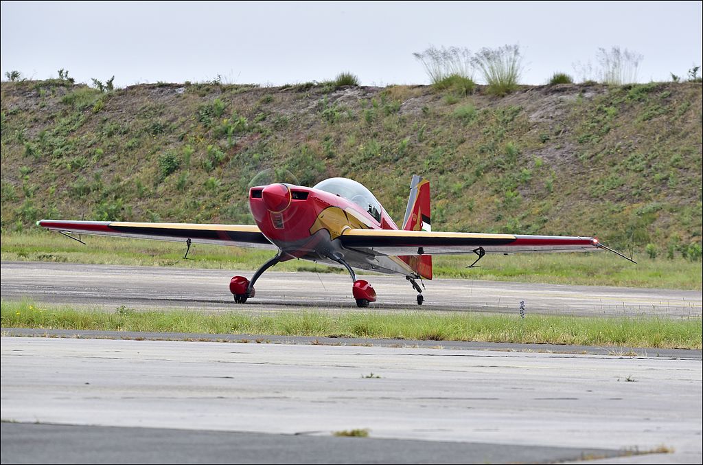 Extra 300 - RJF 02