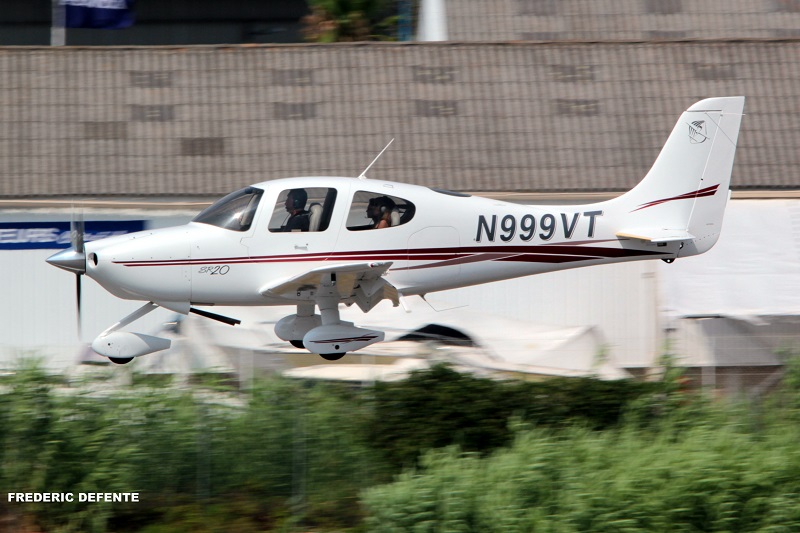 Cirrus SR20 - N999VT