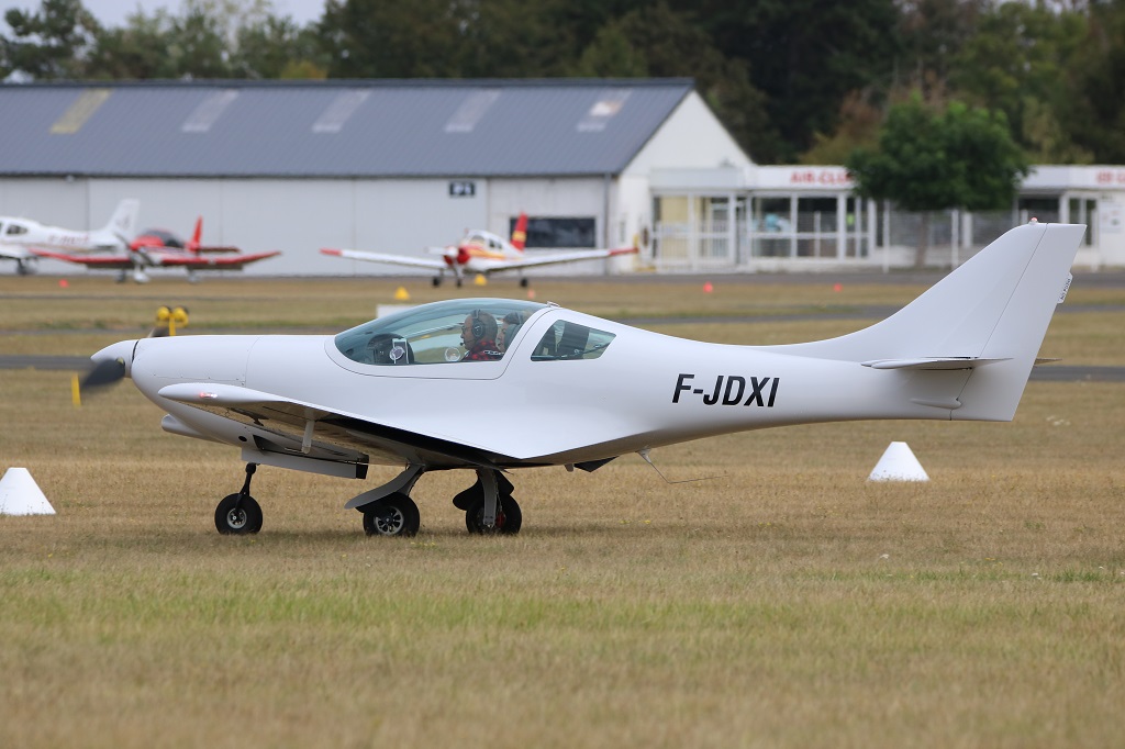 Aveko Aircraft VL-3 Evolution - JDXI/22 KY