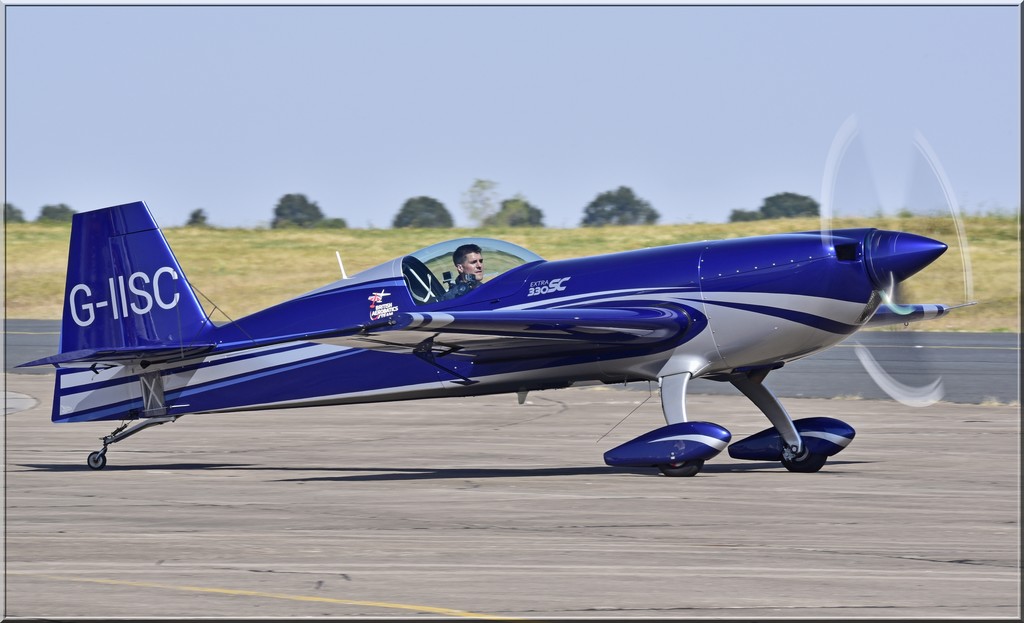 Extra 330 - G-IISC
