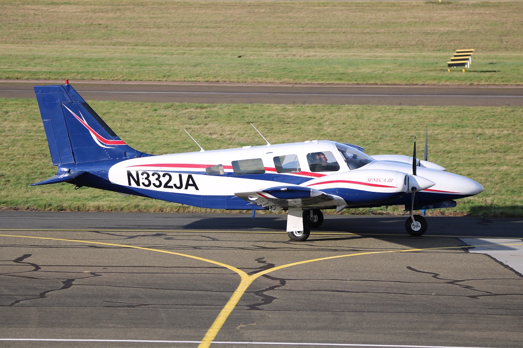 Piper PA-34-220 T Seneca - N332JA