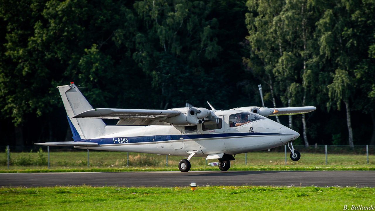 Partenavia P 68 B - I-GAUS