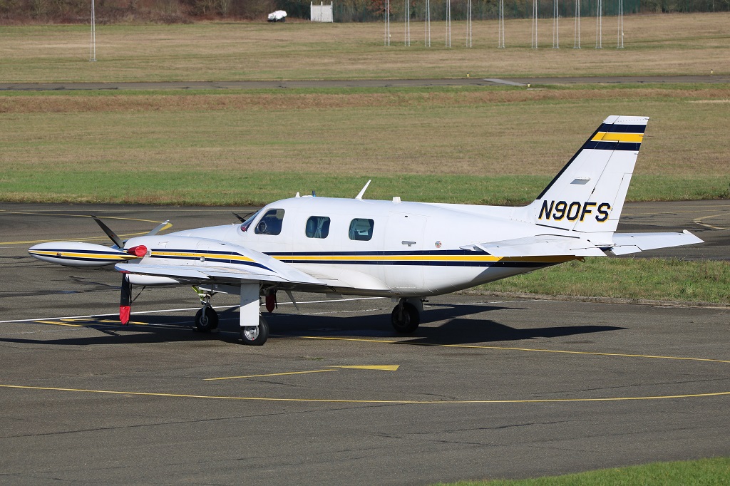 Piper PA-31 T Cheyenne - N90FS