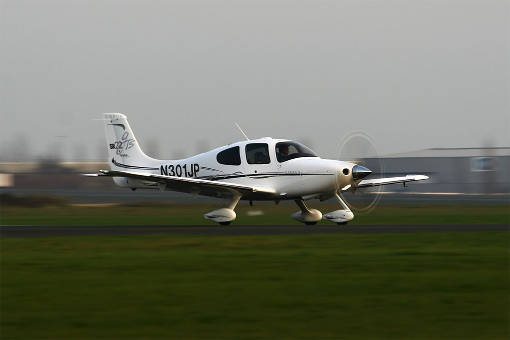 Cirrus SR22 - N310JP