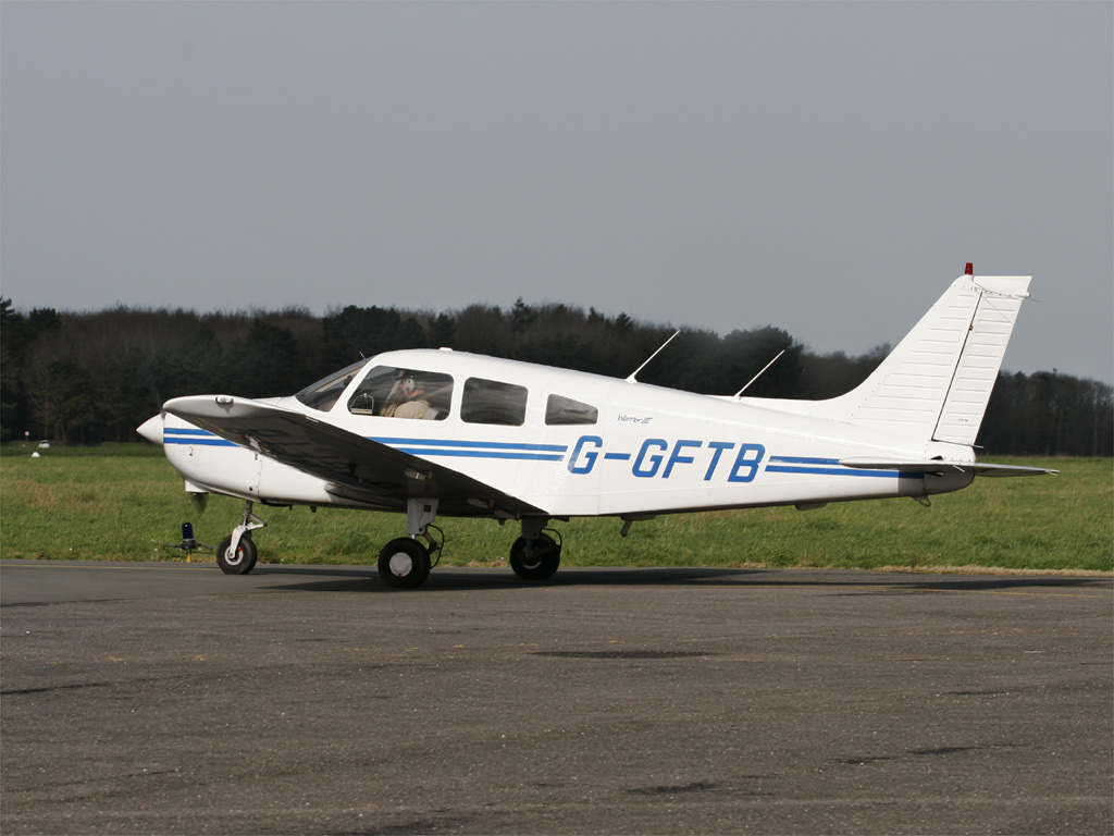 Piper PA-28-161 Warrior - G-GFTB