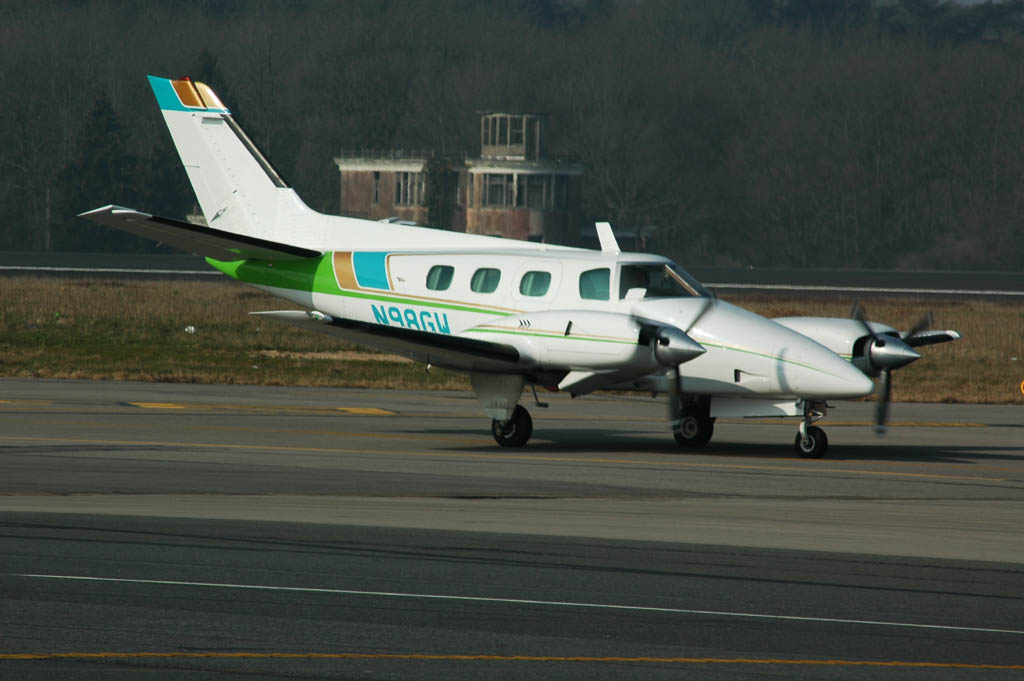 Beech 60 Duke - N98GW