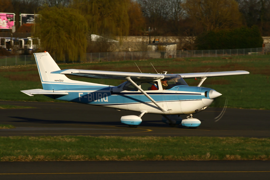 Cessna 172 Rocket - F-BURQ