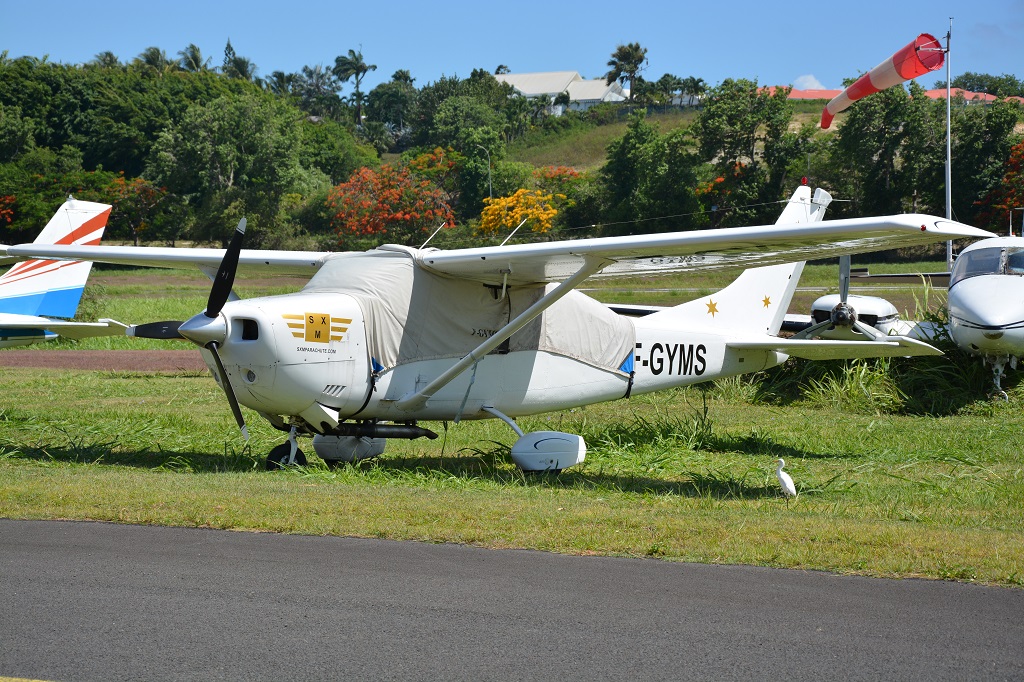 Cessna 206 - F-GYMS