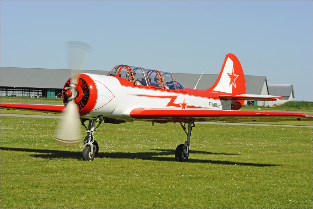 Yakovlev Yak-52 - F-WRUH