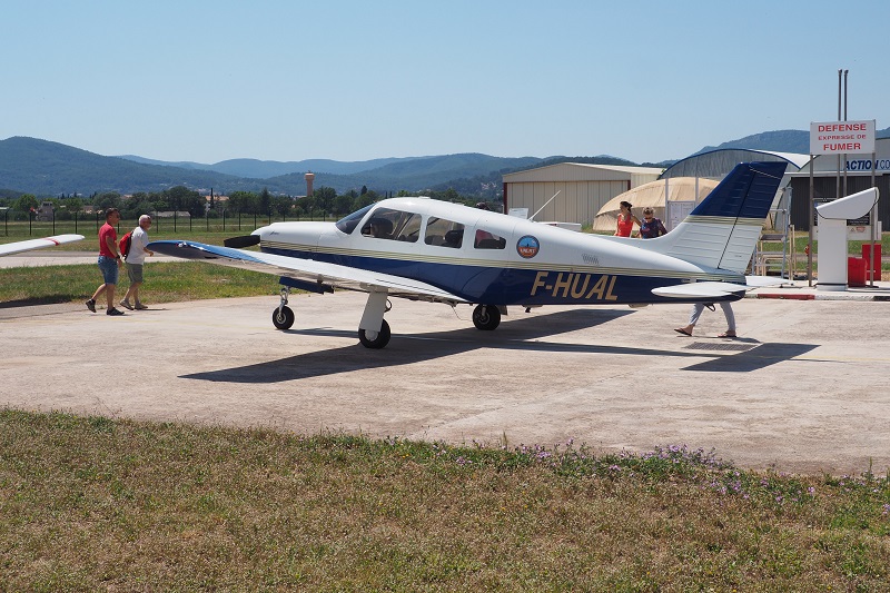 Piper PA-28 R-201 Arrow - F-HUAL