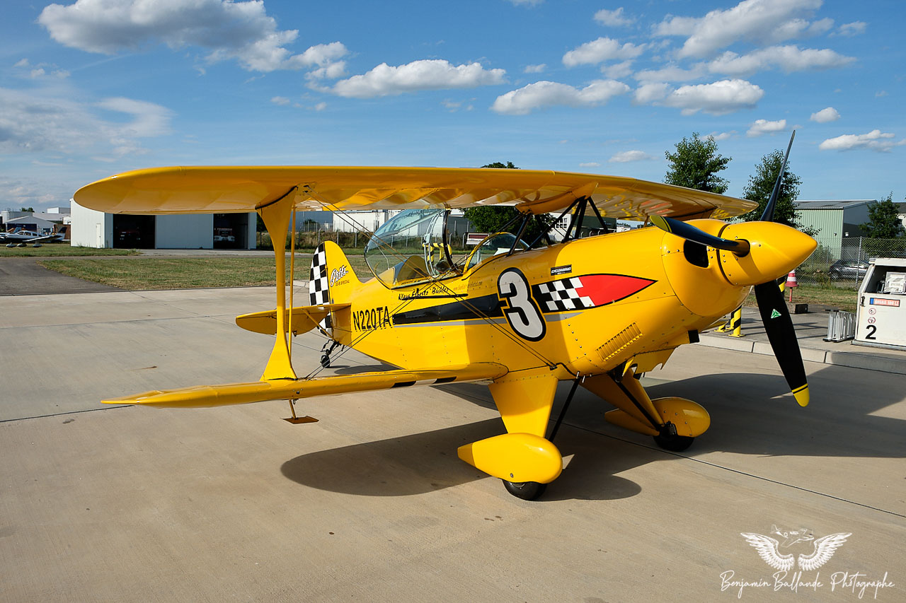 Pitts S-2B - N220TA