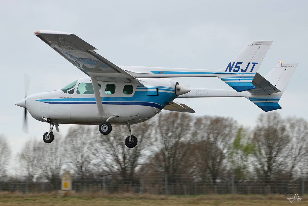 Cessna 337 - N5JT