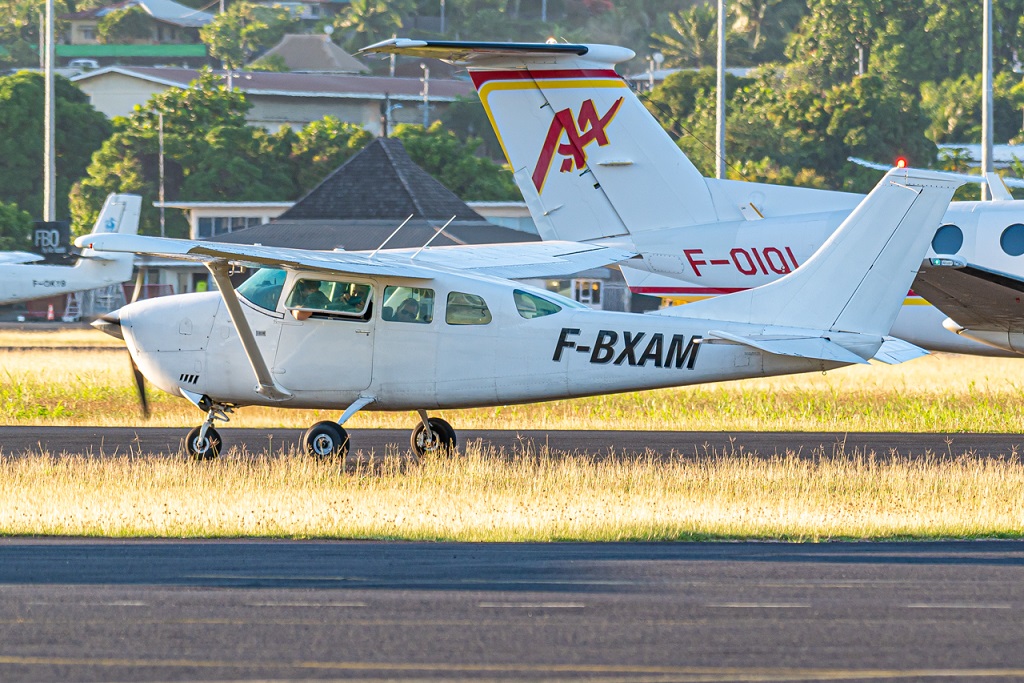 Cessna 206 - F-BXAM