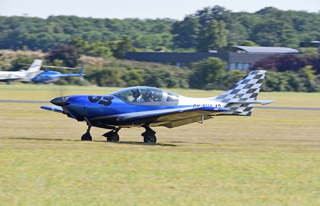 Aveko Aircraft VL-3 - OK-AUA 42