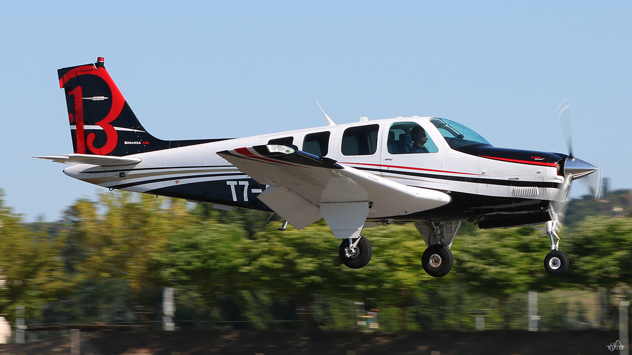 Beech 36 Bonanza - T7-AXL