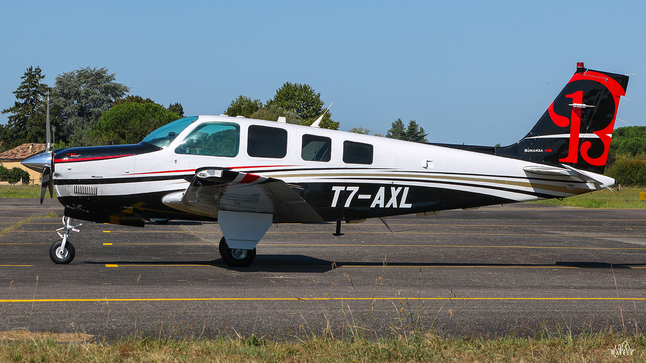 Beech 36 Bonanza - T7-AXL