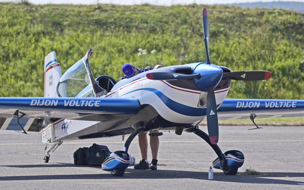 Extra 330 - F-HDBV