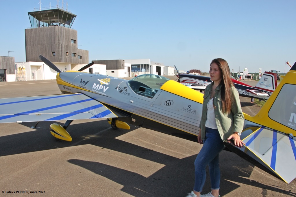 Extra 330 - F-HXAL