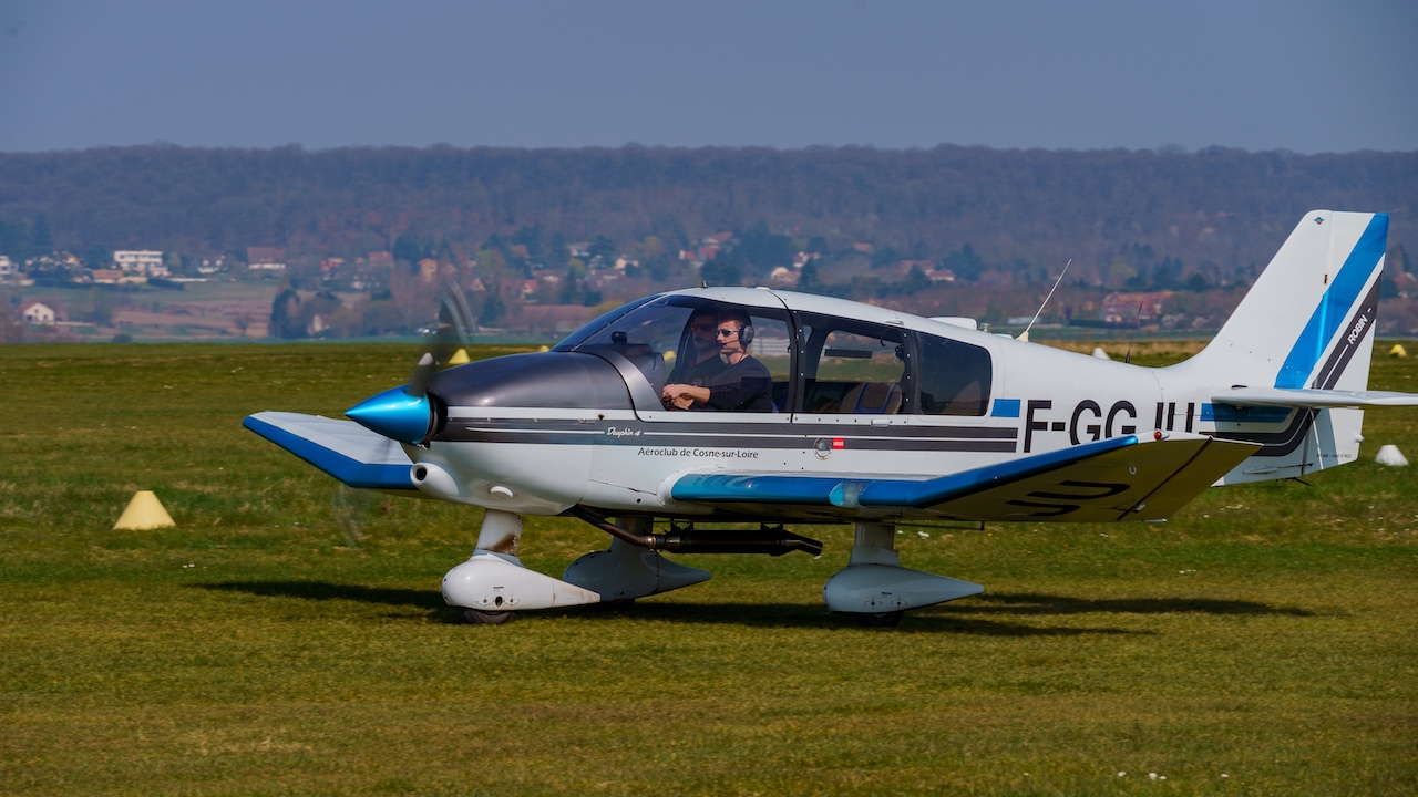 Robin DR 400-140 B - F-GGJU